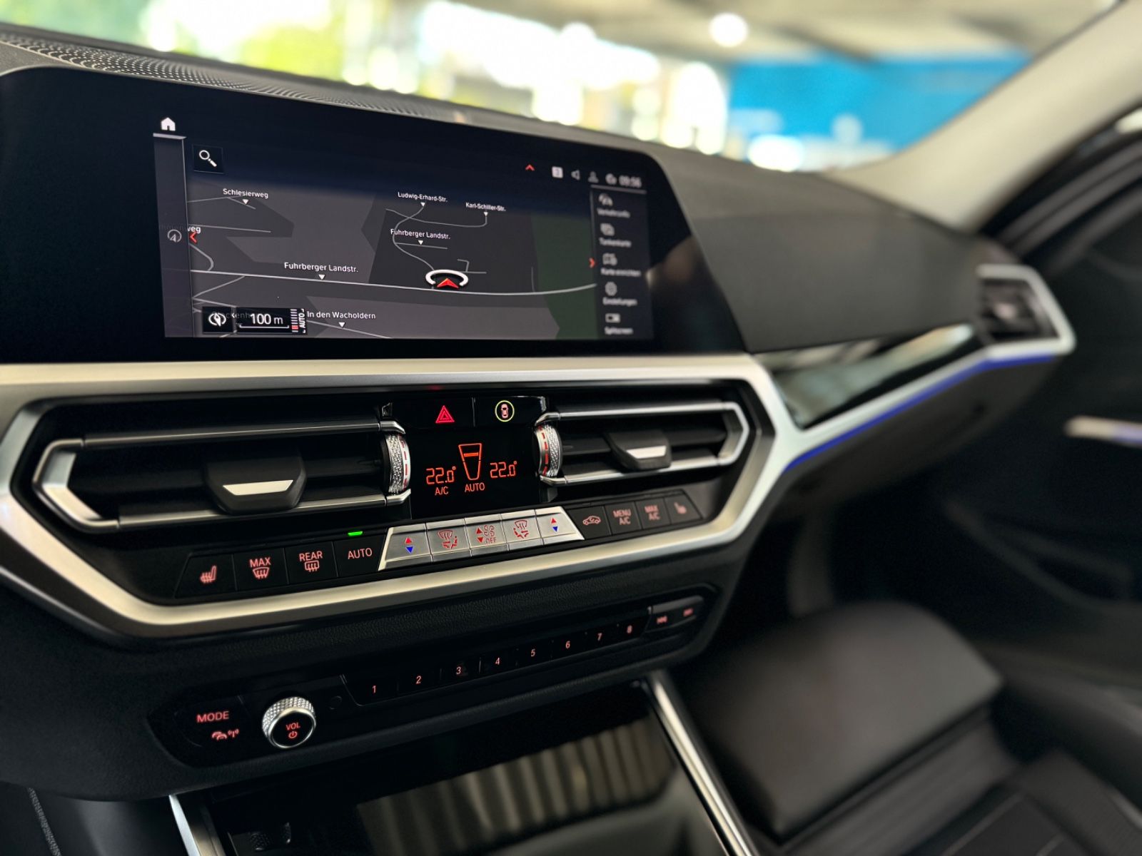 Fahrzeugabbildung BMW 330i xD Sport Line Laser HUD DAB Komfort AHK