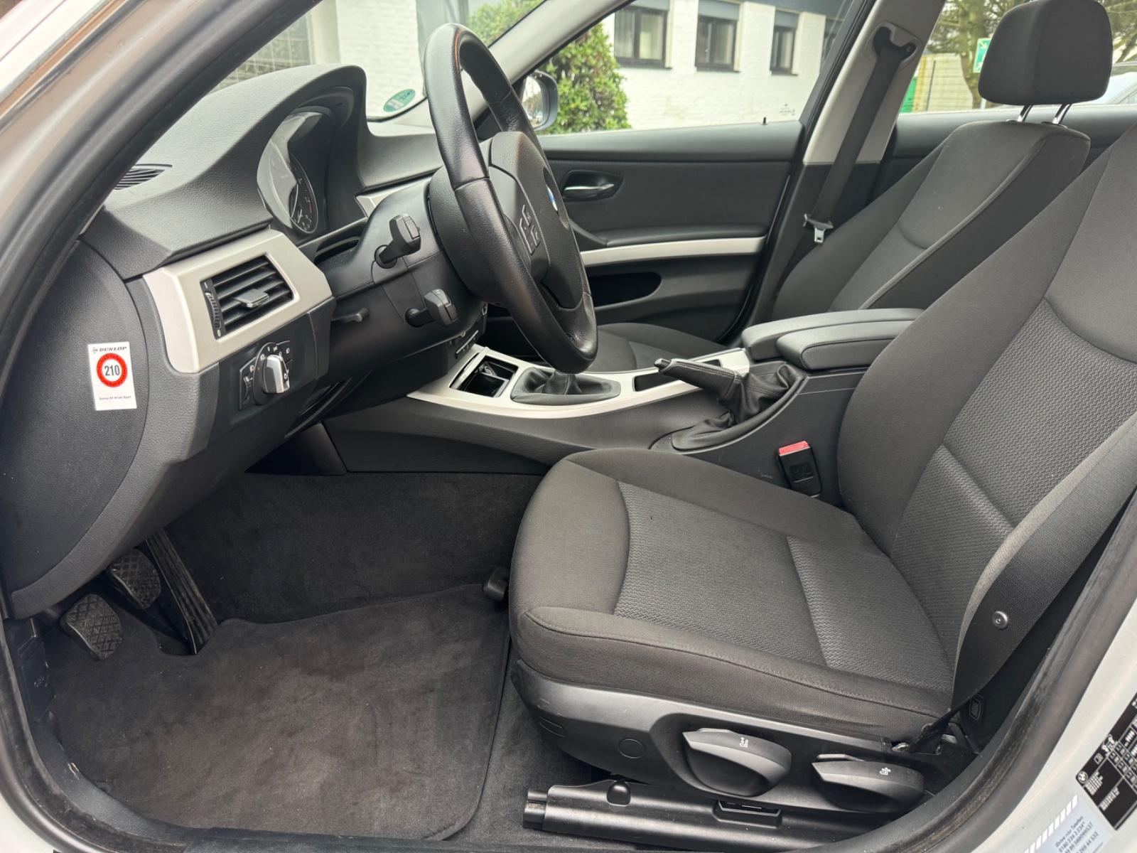 BMW 320 BMW Klima LED PDC Sportfahrwerk Euro 5