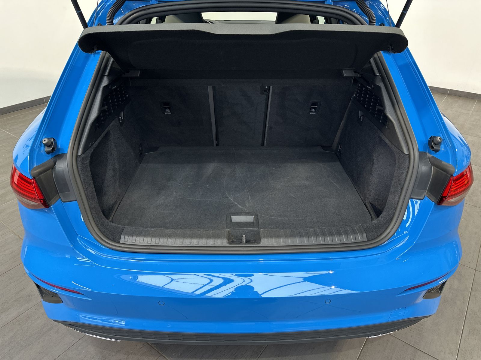 Fahrzeugabbildung Audi A3 40 TFSI e SpB S-Line NAV+LED+ACC+VCOCKPIT+1HD