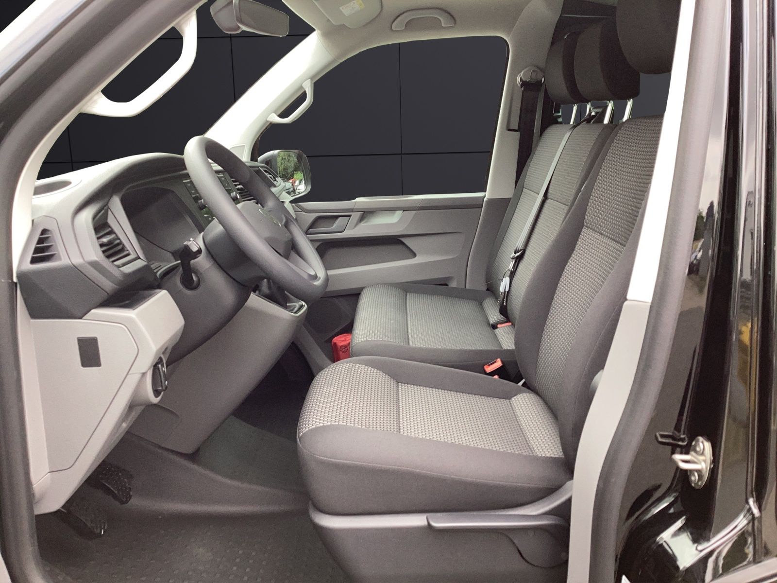 Fahrzeugabbildung Volkswagen T6 Kombi T6.1 TDI 9 Sitze LR LED SITZH. REAR VIE