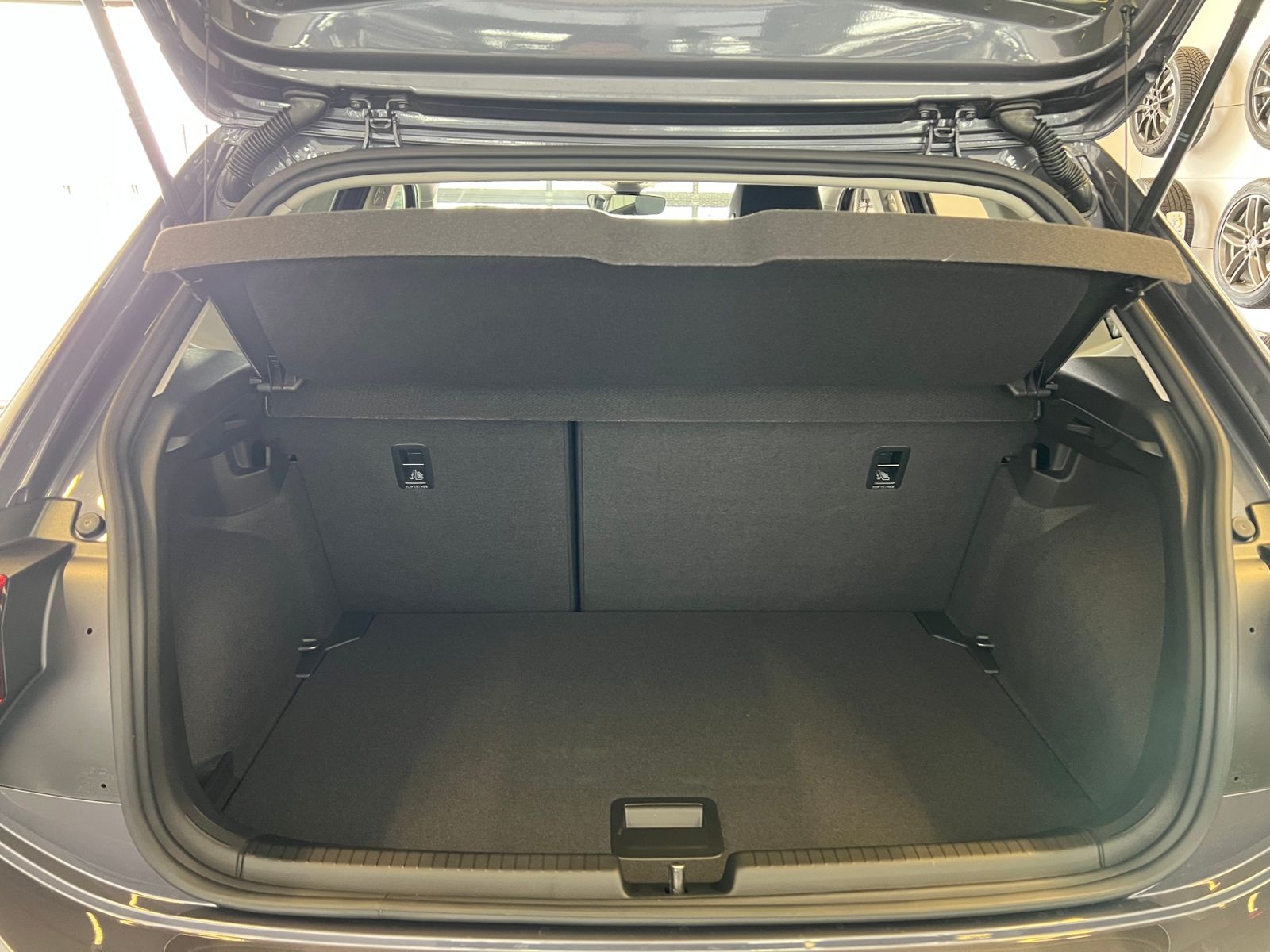 Fahrzeugabbildung Volkswagen Polo Life 1.0 TSI *LED, App Connect, PDC, Kamera
