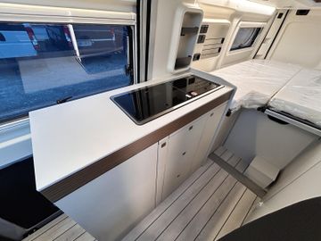 Westfalia Columbus 600 E 140 PS Automatik Skyview SOLAR