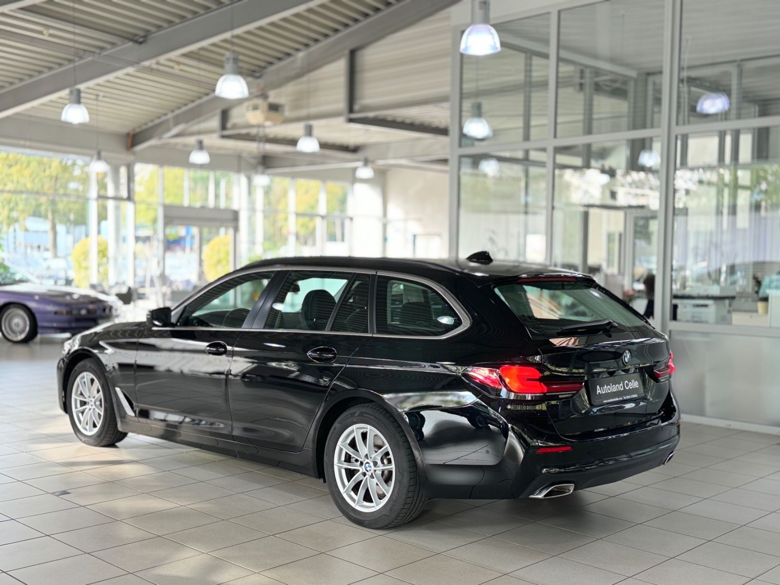 Fahrzeugabbildung BMW 520d Kamera DAB Lordos CockPitPlus Alarm LED