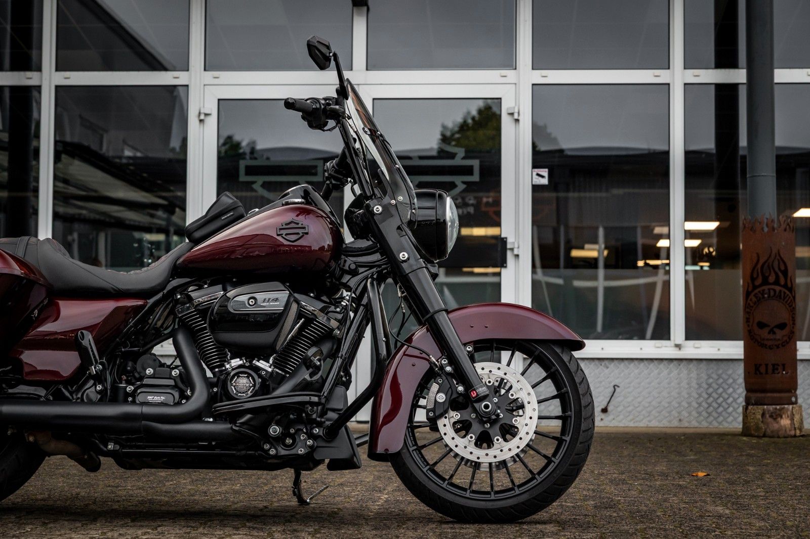 Fahrzeugabbildung Harley-Davidson FLHRXS ROAD KING SPECIAL 114 CUI - JEKILL&HYDE -
