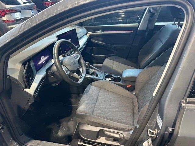 Fahrzeugabbildung Volkswagen Golf VIII Life 2.0 TDI Kamera ACC LED 16"Alu