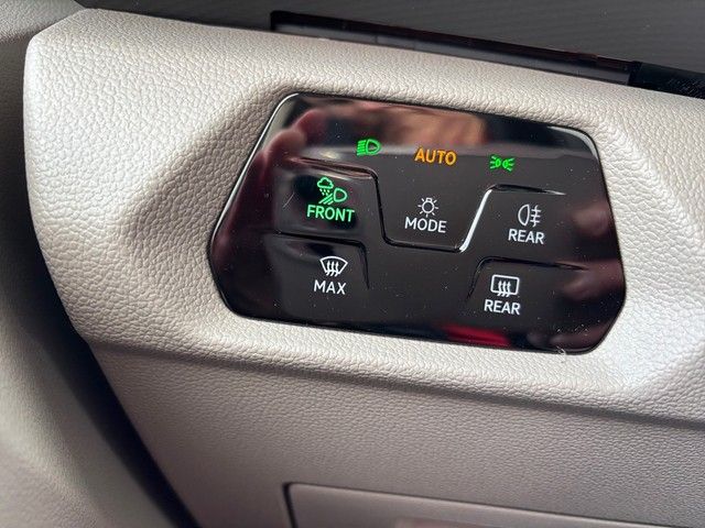 Fahrzeugabbildung Volkswagen Multivan 2.0TDI Edition LR+NAVI+AZV+7-SITZER+LAN