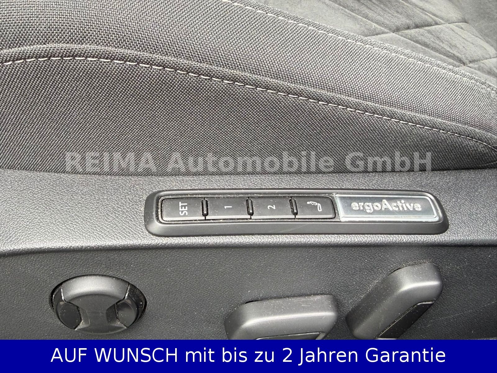 Fahrzeugabbildung Volkswagen Golf VIII Lim. Style eHybrid, ACC, LED, AHK