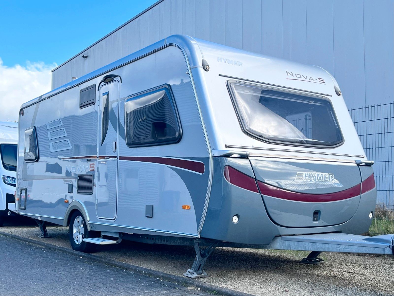 Fahrzeugabbildung HYMER / ERIBA / HYMERCAR Nova S 546 -Kinderbett, Solar, Mover -