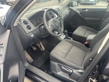 Volkswagen Tiguan - 10