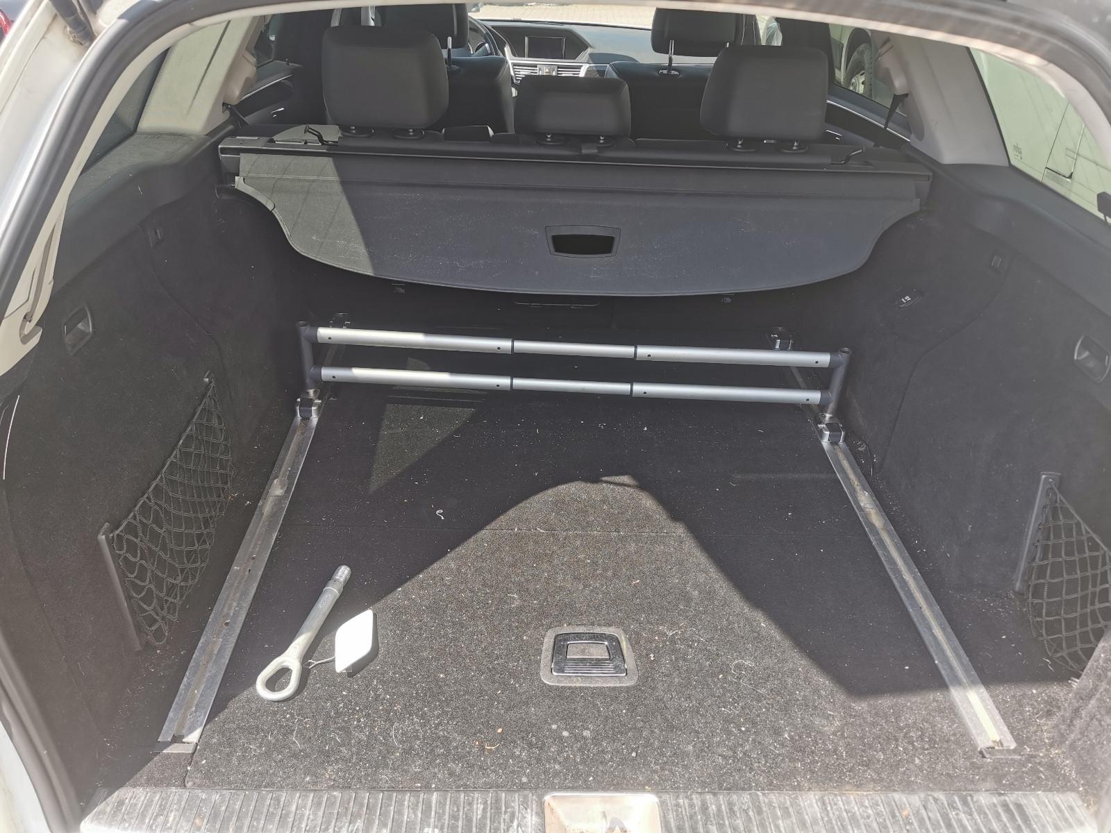 Mercedes-Benz E250 2011 — photo 10