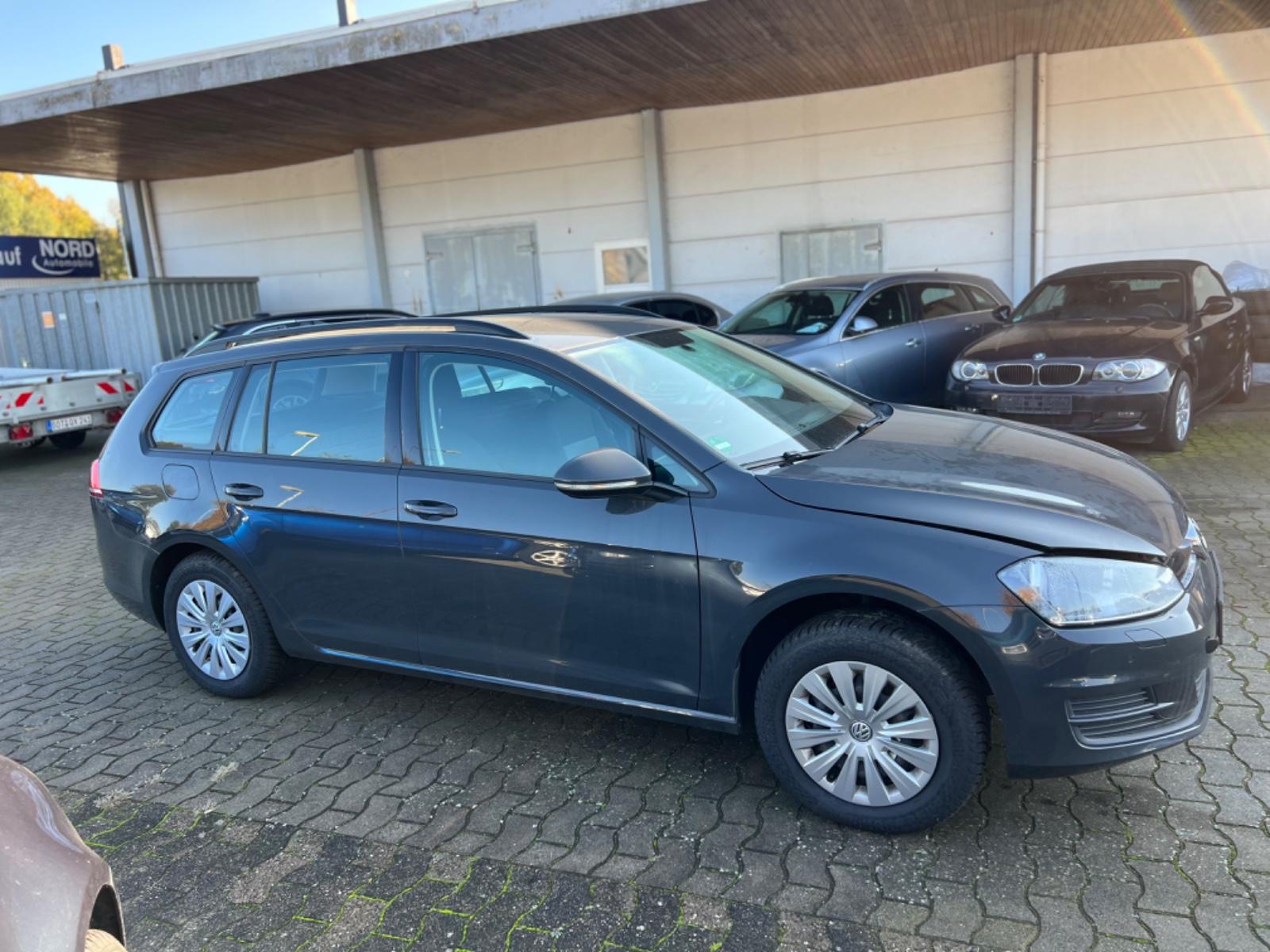 Volkswagen Golf 2015 — interior