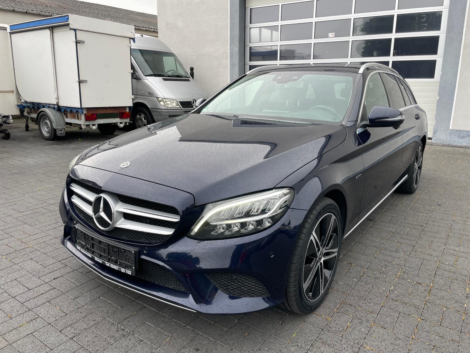 Mercedes-Benz C 300 e,  T-Model, Avantgarde Head-Up