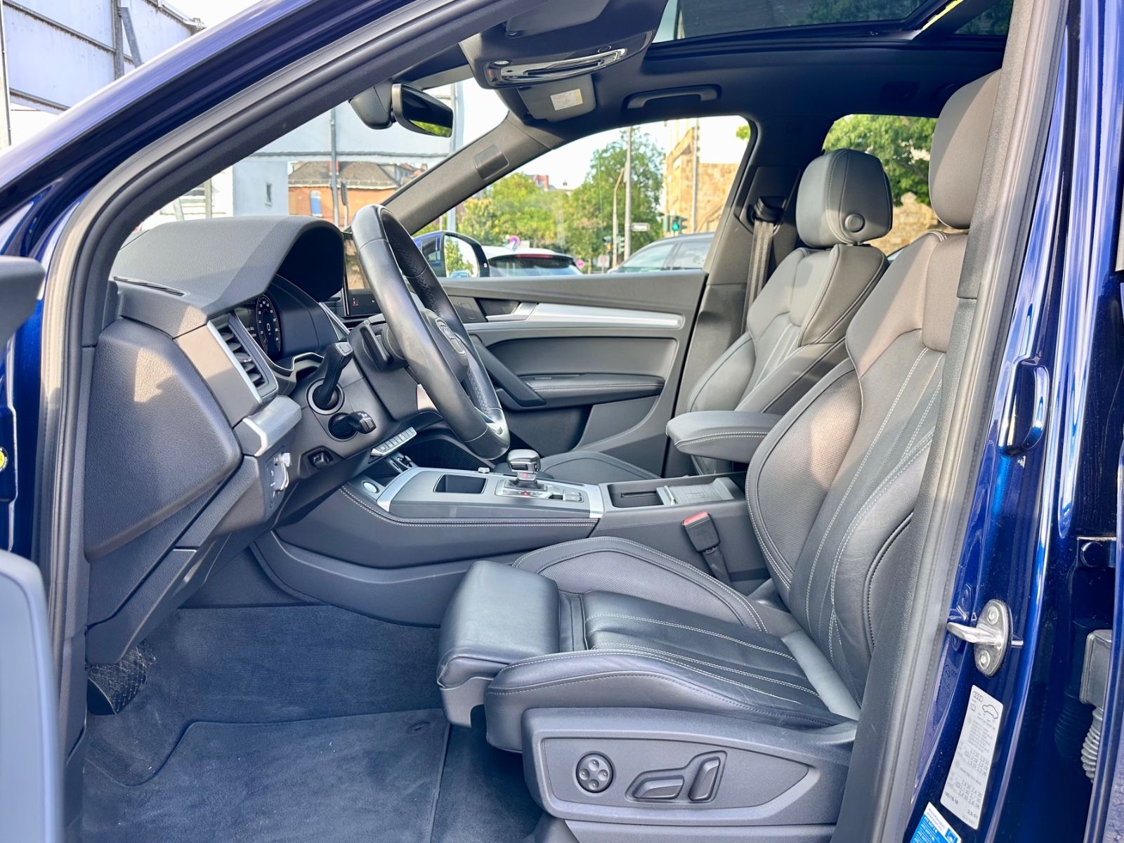 Fahrzeugabbildung Audi Q5 35 TDI *Pano+ACC+Matrix+HUD+360°+Keyless*