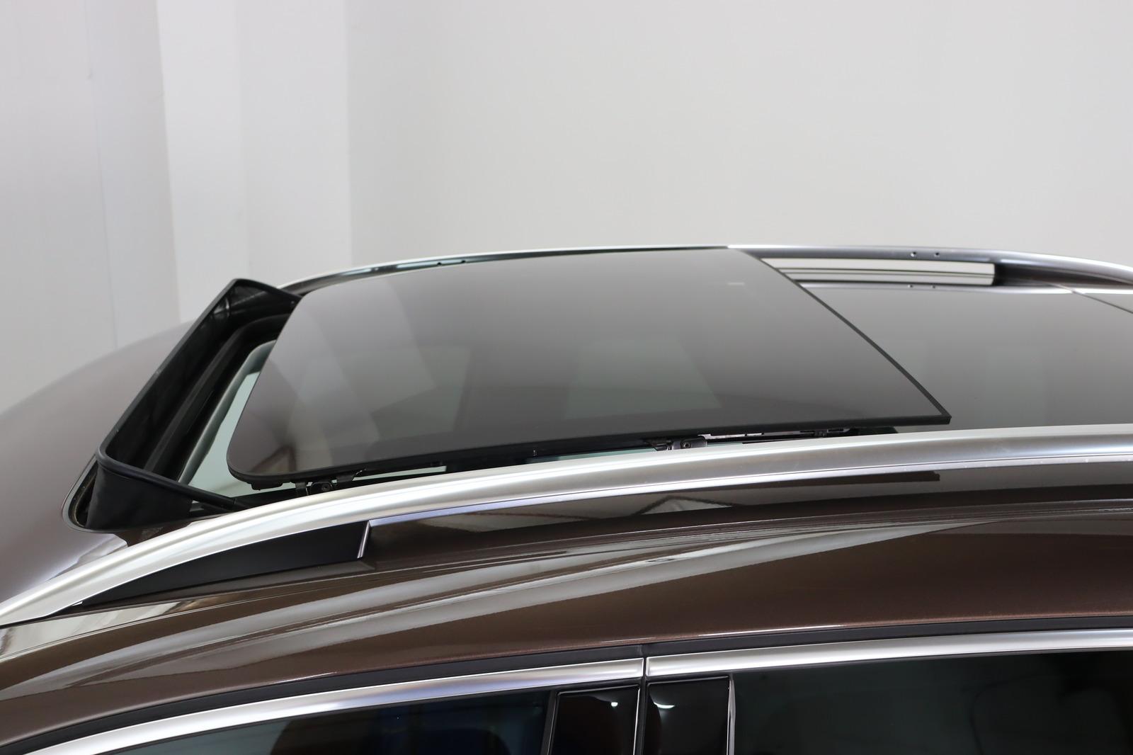 Volkswagen Tiguan * Pano * Navi * Xenon * Parkassistent Tra