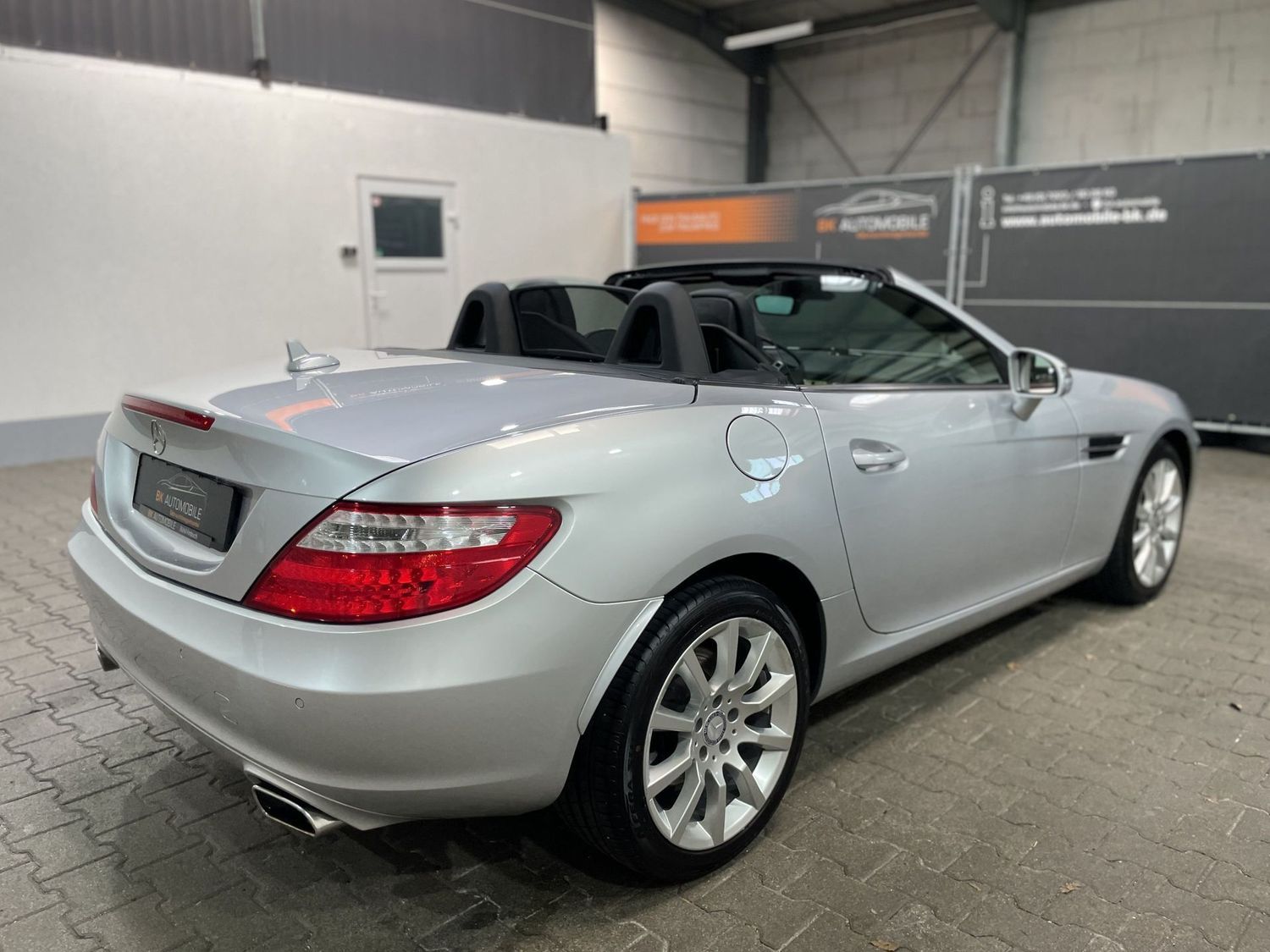 Fahrzeugabbildung Mercedes-Benz SLK 200 Sport #Leder#Bi-Xenon#H&K#ACC#Airscarf