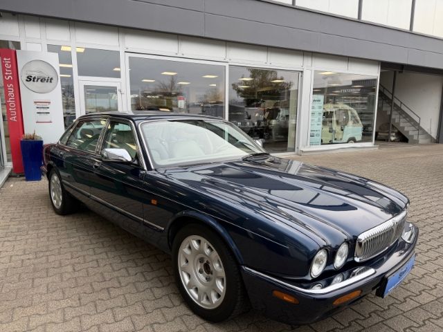 Fahrzeugabbildung Jaguar Daimler 4.0 Leder e-Sitze Alarm Klima el.SP eFH