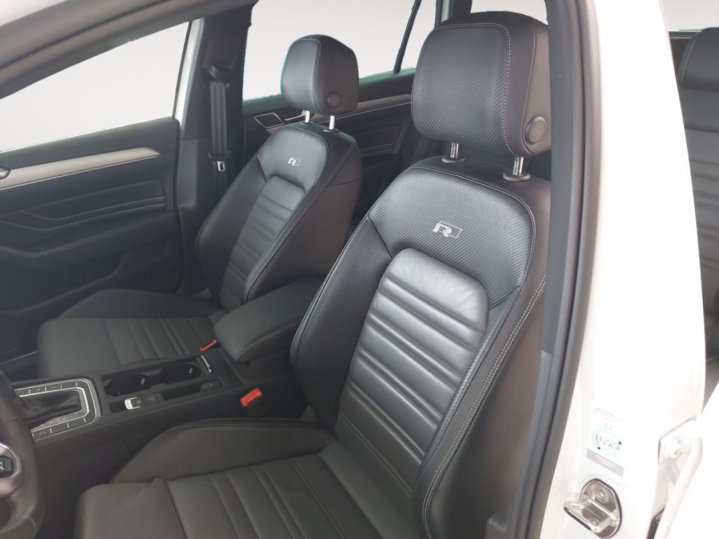 Fahrzeugabbildung Volkswagen Passat Variant 2.0 TDI DSG 4Motion Elegance R-Li