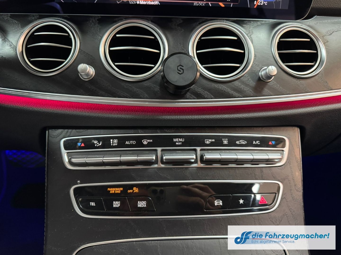 Fahrzeugabbildung Mercedes-Benz E 300 300de HUD AHK-klappbar Digitales Cockpit L