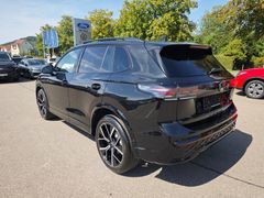 VW Tiguan R-Line 2.0 TDI 193PS 4Motion #AHK #PANO VW Tiguan R-Line 2.0 TDI 193PS 4Motion #AHK #PANO