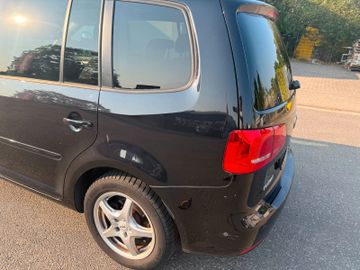 Volkswagen Touran - 8
