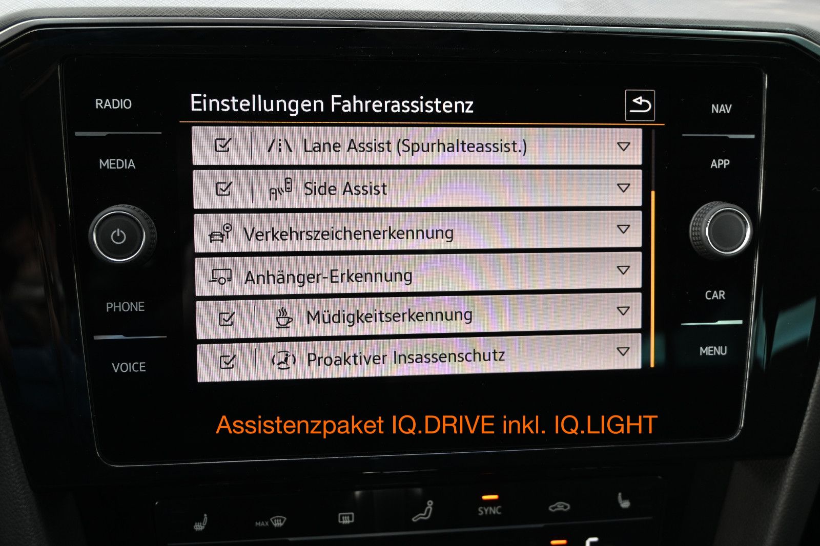 Fahrzeugabbildung Volkswagen Passat Variant 1.4 TSI DSG GTE °ACC°AHK°IQ°360°