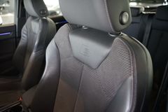 AUDI Q3 40 TFSI quattro S line | MMI Navi | Matrix AUDI Q3 40 TFSI quattro S line | MMI Navi | Matrix