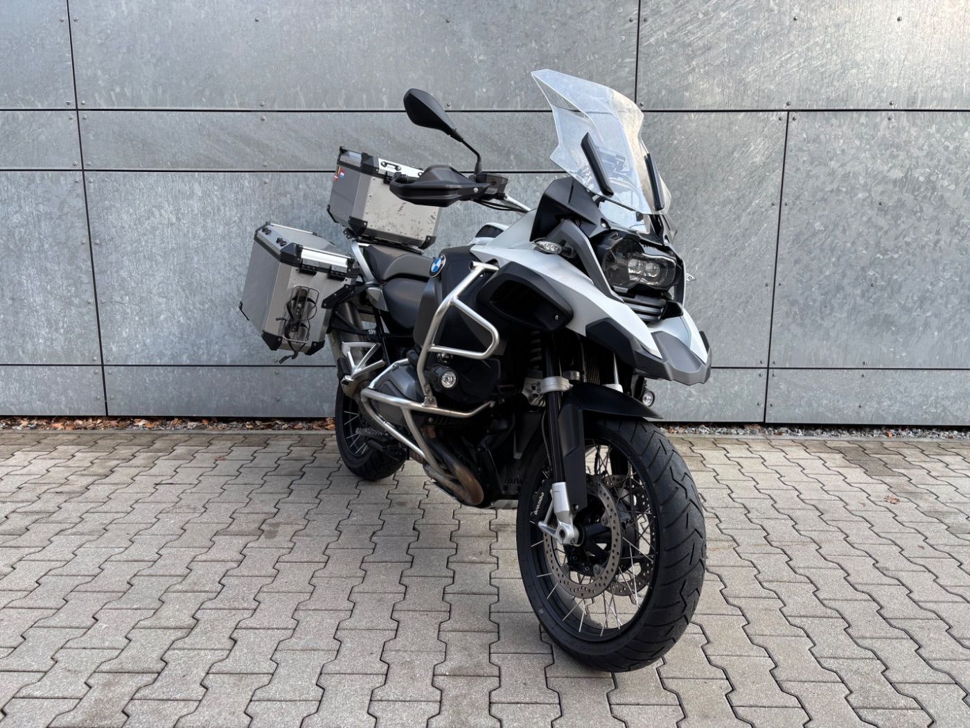 Fahrzeugabbildung BMW R 1200 GS Adventure 3 Pakete Koffer Tieferlegung