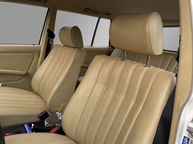 Mercedes-Benz W123 200 T*1.Hand*1.Lack*Kein Rost*Original*