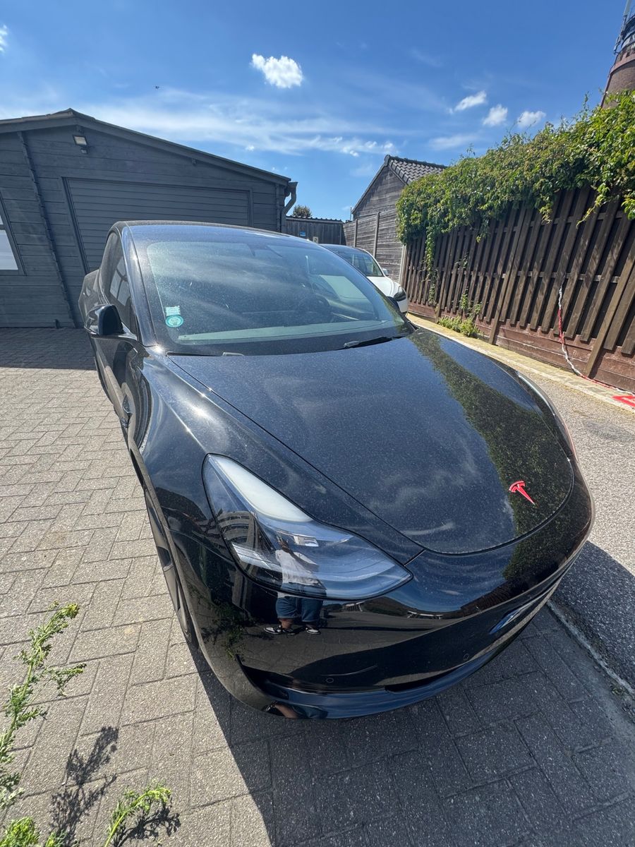 Tesla Model 3 Basis RWD imagem 2