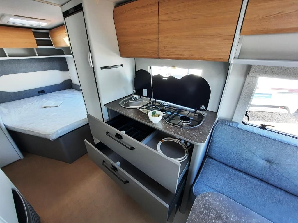 Fahrzeug Übersicht 15 Fahrzeugabbildung Bürstner B66 465 TS Verfüg./Sparen Sie 3.810,- €