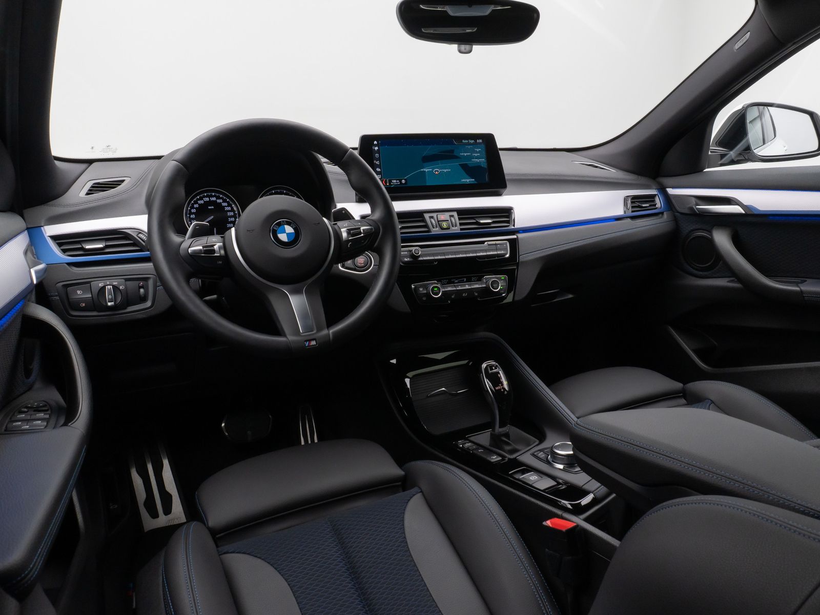 Fahrzeugabbildung BMW X2 xD20i M Sport Kamera HUD DAB Navi+ Alarm 19"