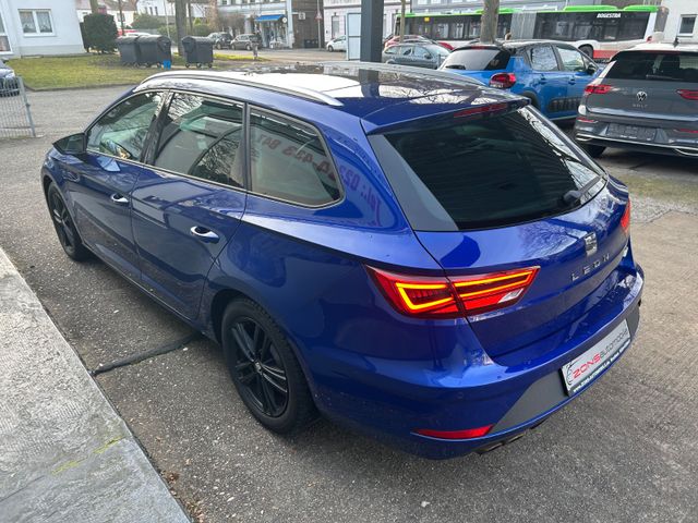 Fahrzeugabbildung Seat Leon ST FR+Leder+Navi+Panoramadach+CarPlay+BT
