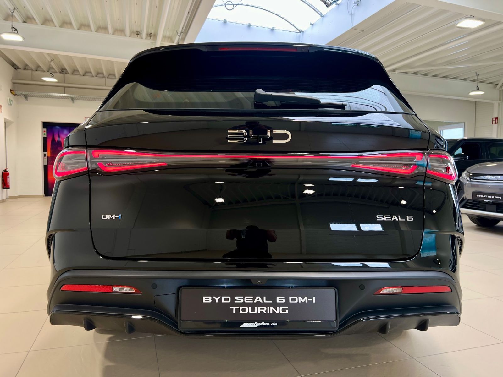 BYD SEAL 6