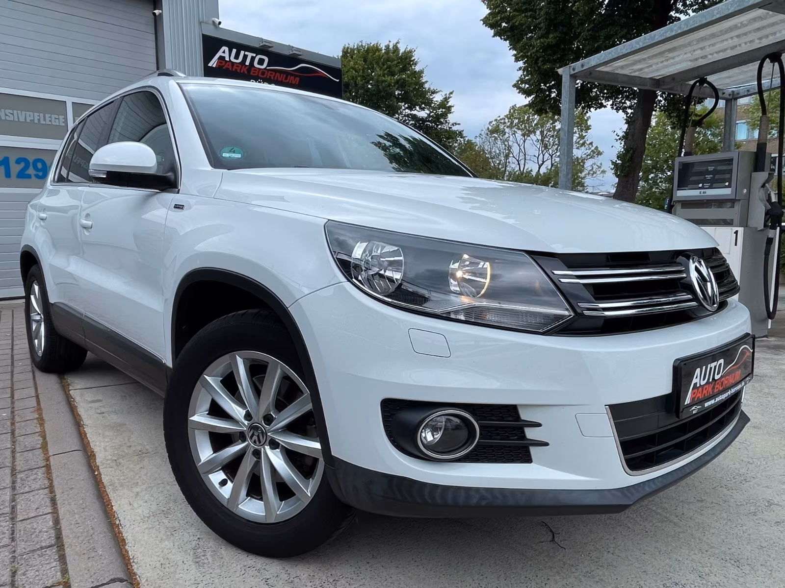 Volkswagen Tiguan Lounge Sport & Style/NAVI/KAMERA/TÜV NEU