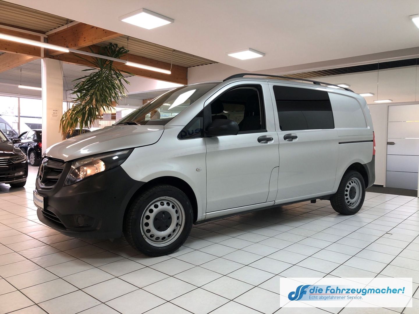 Fahrzeugabbildung Mercedes-Benz Vito Mixto 114 CDI 4x4 kompakt Navi Digitales Co