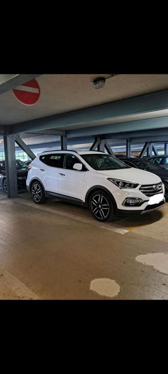 Image of Hyundai SANTA FE