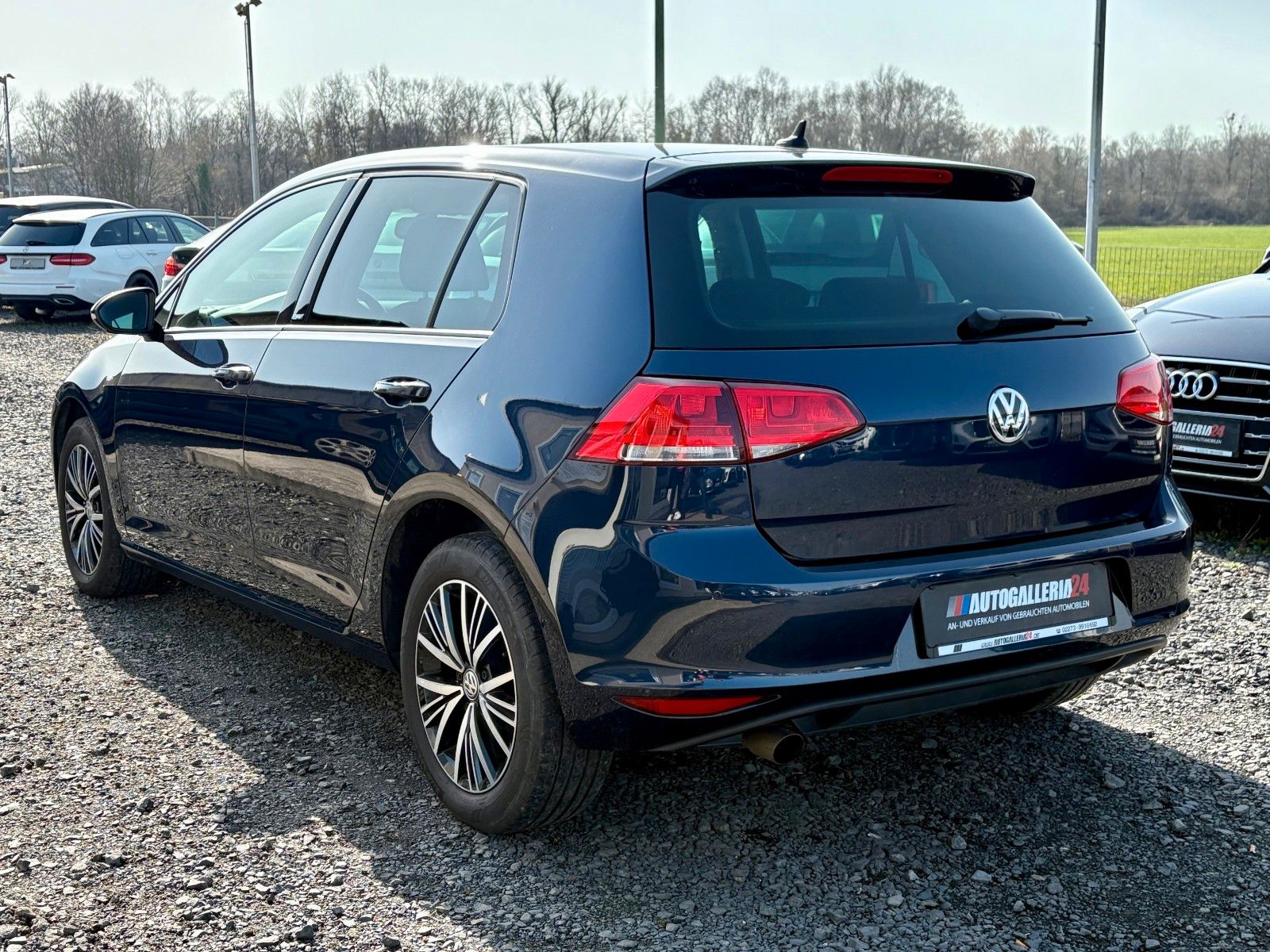 Fahrzeugabbildung Volkswagen Golf VII 1.6 TDI Allstar Navi AHK 2.HD SCHECKHFT