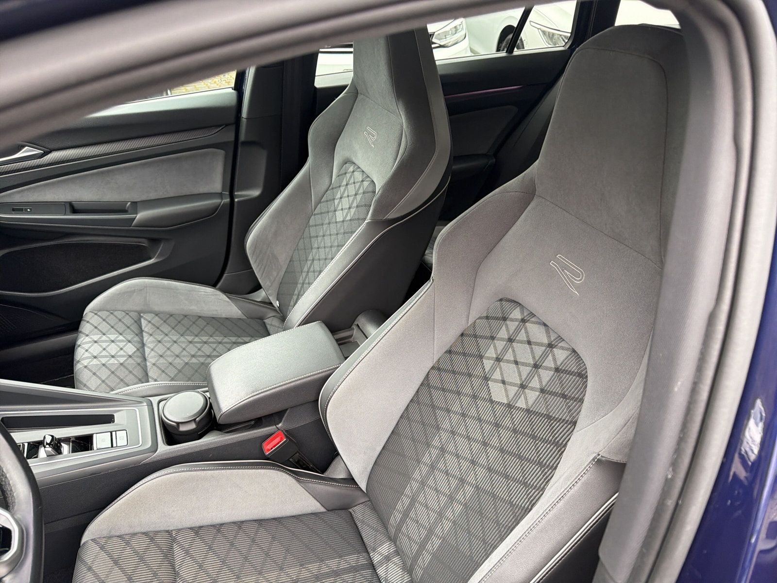 Golf Variant R-Line TDi DSG PANO Navi Matrix