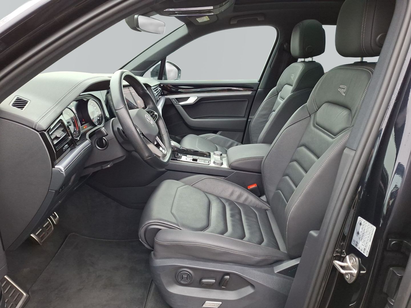 Touareg 3.0 TDI V6 4M R-Line *PANO*STHZ*HUD*