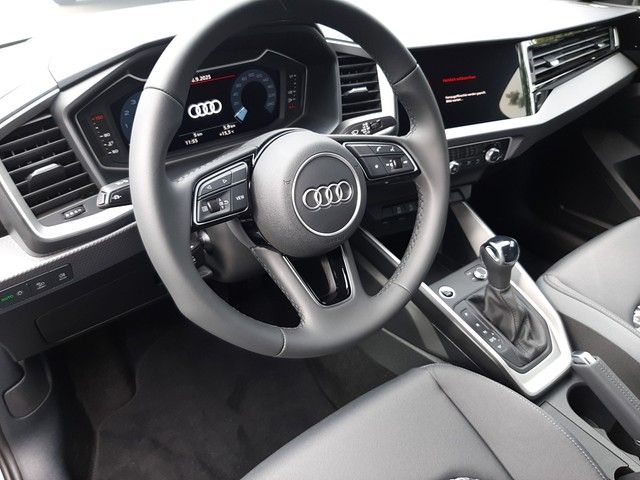 Fahrzeugabbildung Audi A1 allstreet 30TFSI S-tronic LED Kamera 17"