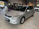Hyundai i30 1.6 Comfort Klima Sitzh. Alu - Hyundai i30: Comfort