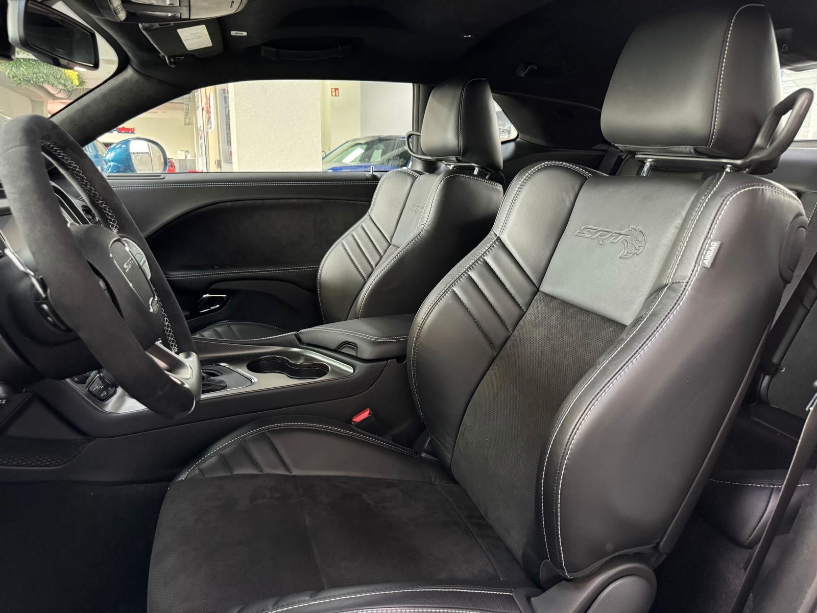 Fahrzeugabbildung Dodge CHALLENGER HELLCAT JAILBREAK-LAGUNA-YELLOW CAL.-