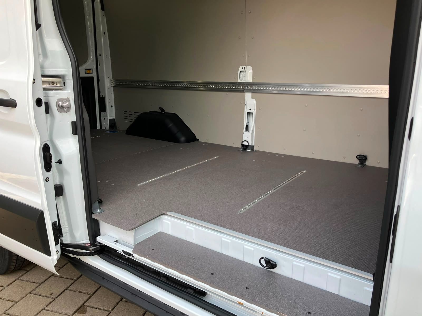 Fahrzeugabbildung Ford E-Transit Kasten E 350 L3H3 SDH*NAVI*PDC*68KWh