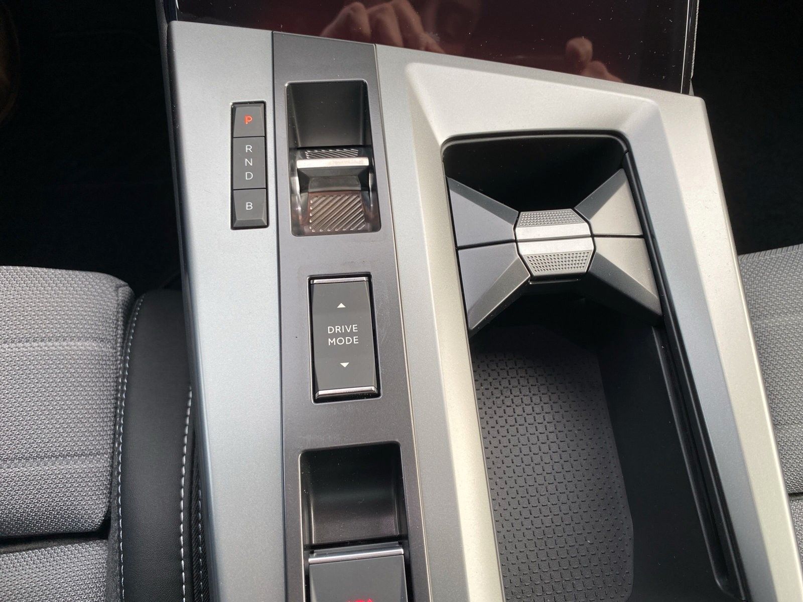 Fahrzeugabbildung Opel Grandland "GS" Plug-In Hybrid