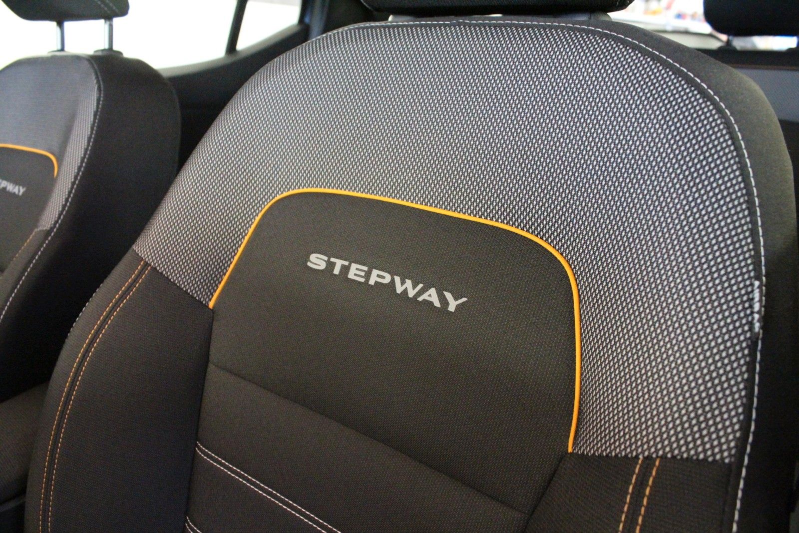 Fahrzeugabbildung Dacia Sandero TCe 90 Stepway Comfort *PDC / Kamera