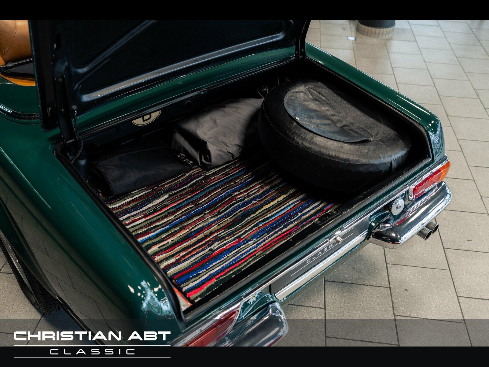 Fahrzeugabbildung Mercedes-Benz SL 280 Pagode