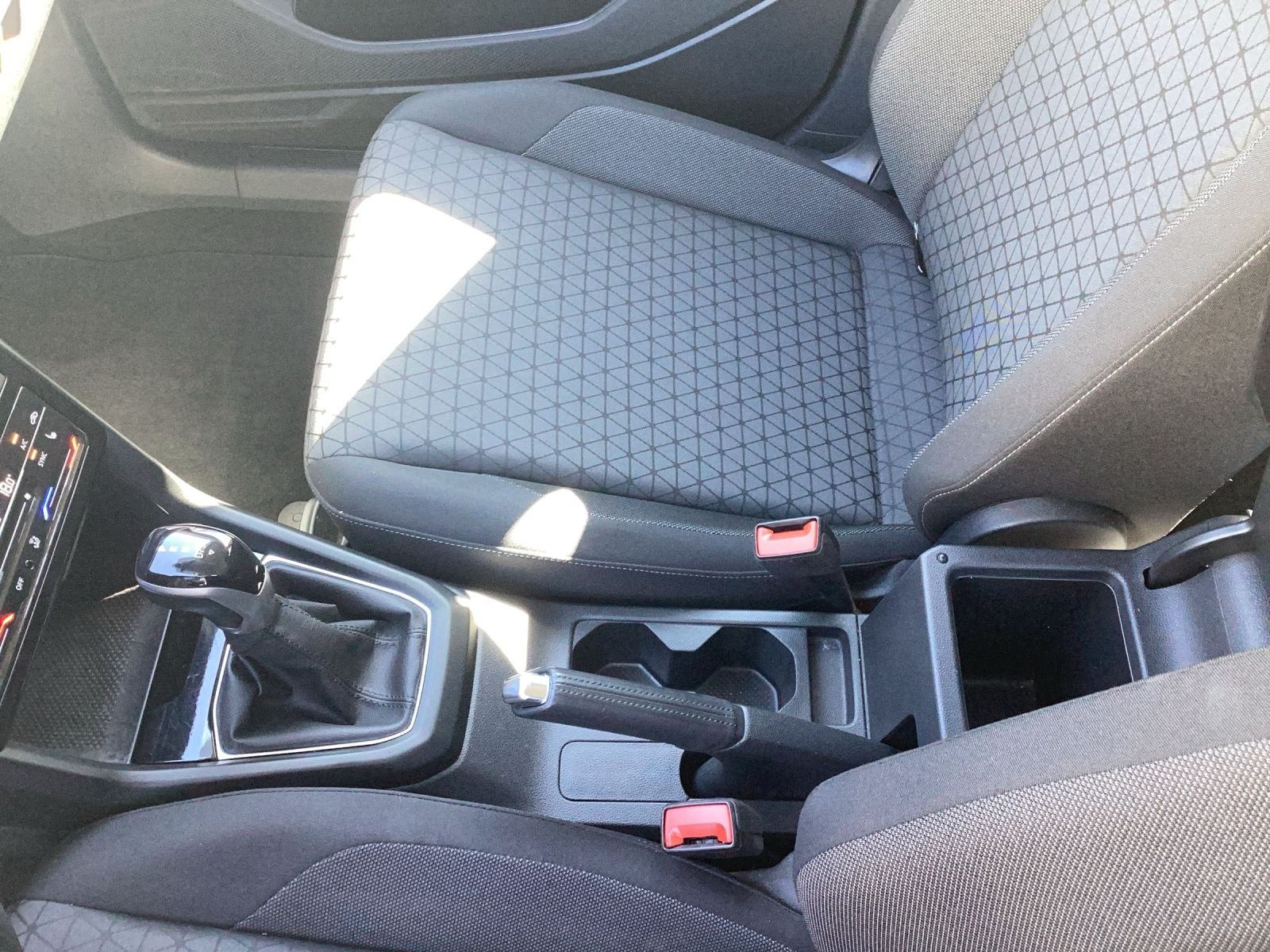 Fahrzeugabbildung Volkswagen T-Cross Life Navi Climatronic PDC SH LM