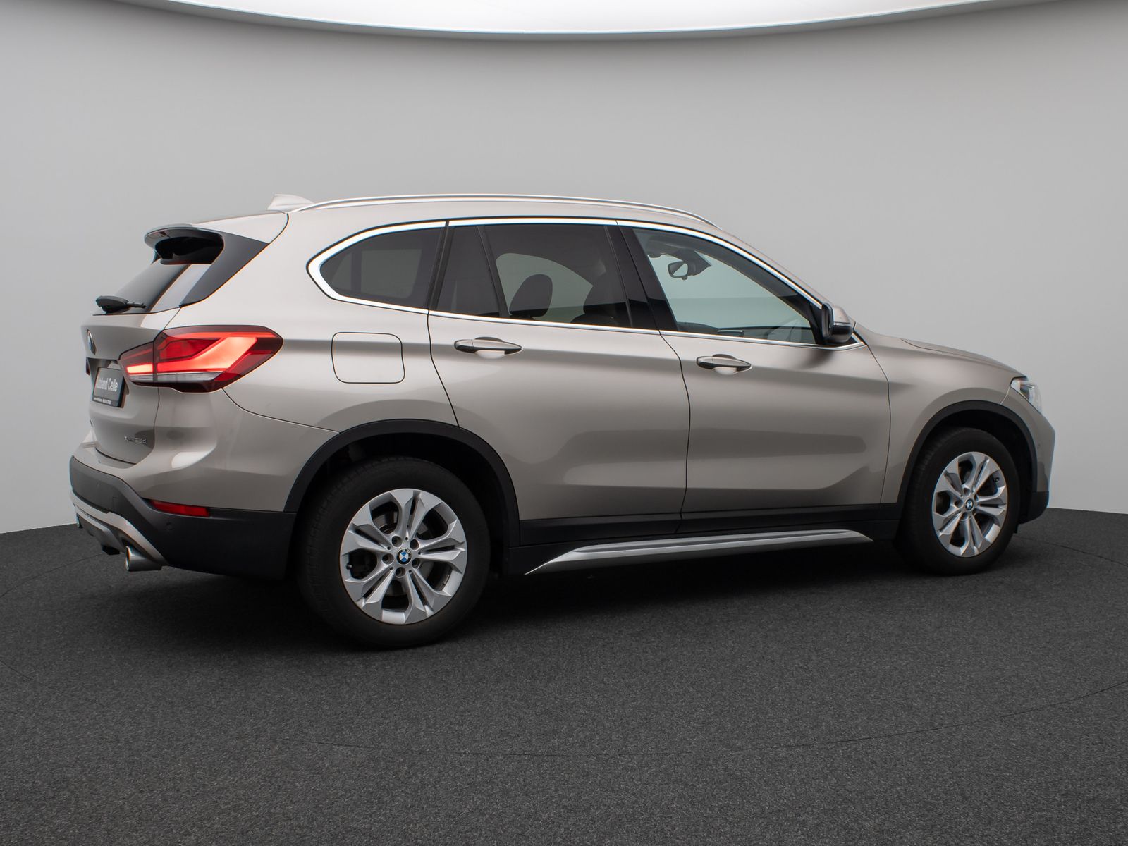 Fahrzeugabbildung BMW X1 xD25d xLine H/K DAB Parkassis AHK Alarm Sport