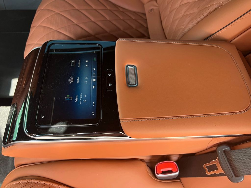 MERCEDES-BENZ S-Class 2024