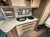 Hobby 560 UL de Luxe mit Mover und Klima - Wohnwagen Mover mit